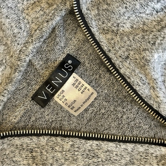 Heather Gray Hacci Off-the-Shoulder Sweater with Zip-Front & Kangaroo Pocket - Picture 8 of 10